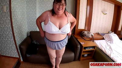 जाड जपानी आई तिचे मोठे स्तन दाखवते आणि सेक्स टॉयचा आनंद घेते. 51 वर्षीय आशियाई आई तिच्या लैंगिक अनुभवाबद्दल बोलत आहे. युकिको 1 ओसाकापोर्न फॅटी milf